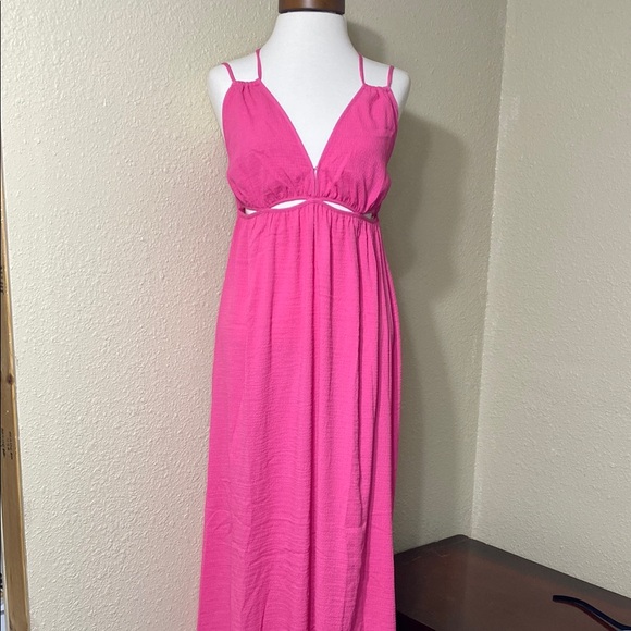 NWT Lush Beautiful Pink Maxi Dress with Cutouts Size S - Picture 1 of 14